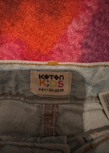 Gri Yırtık Paçalı Düğmeli Mini Denim Şort - Görsel 3