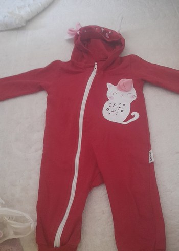 Kapüşonlu Kedi Desenli Kırmızı Kedi Tulumu - Görsel 4