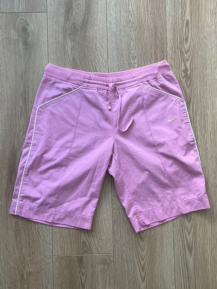 Nike Pembe Mini Rahat Kesim Şort - Görsel 2