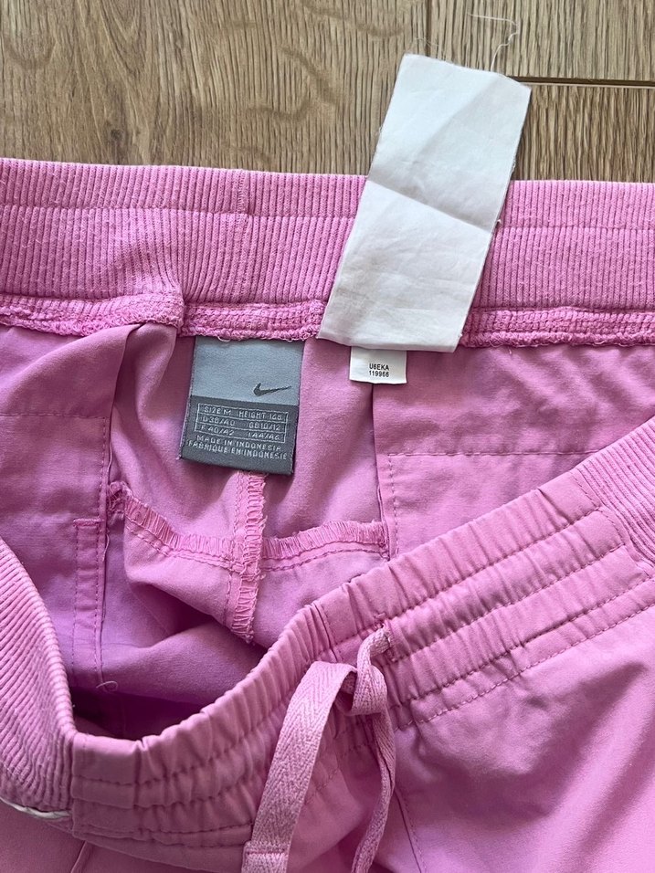 Nike Pembe Mini Rahat Kesim Şort - Görsel 4