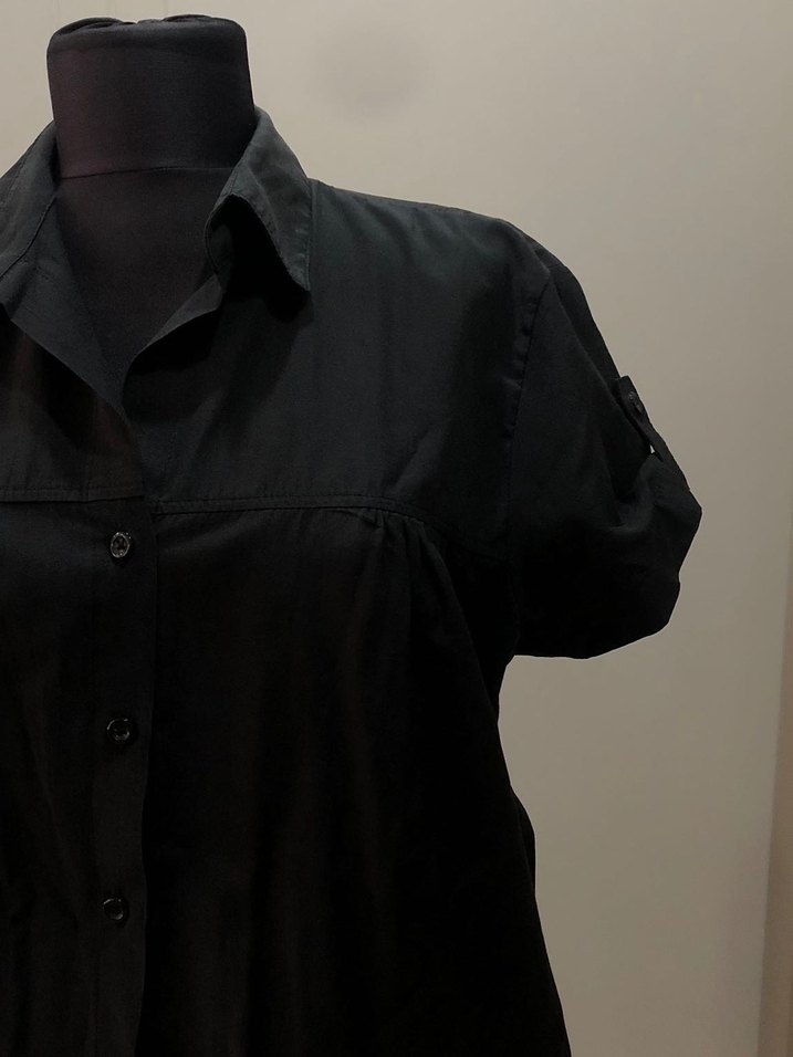 Siyah Kısa Kollu Düğmeli Kadın Gömlek - Görsel 4