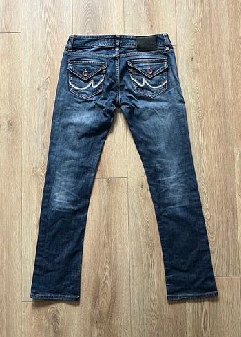 Düşük bel cepleri düğmeli jean - Görsel 3