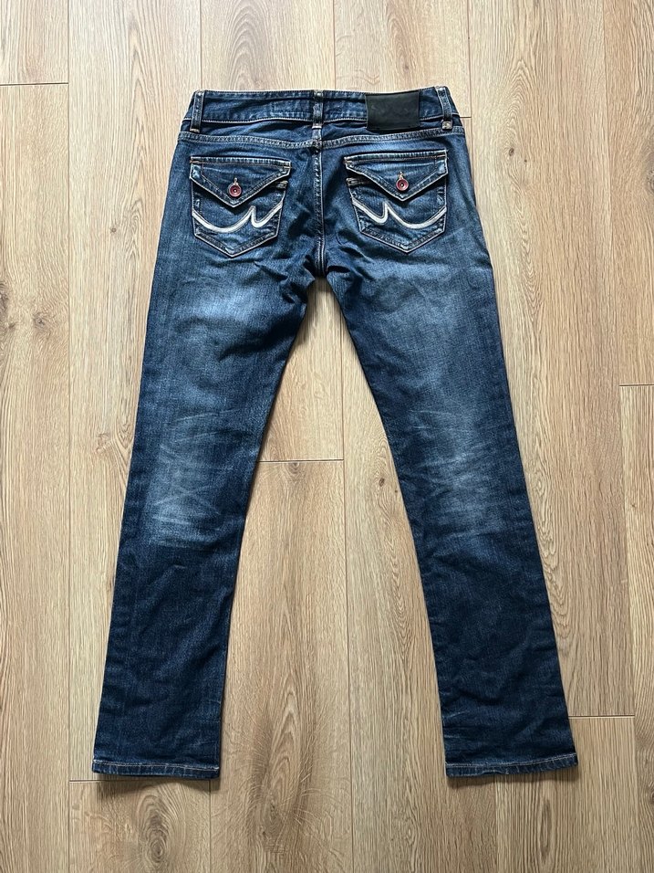 Düşük bel cepleri düğmeli jean - Görsel 3