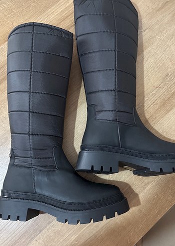 Nine West Kadın Siyah Tokalı Kauçuk Dizaltı çizme