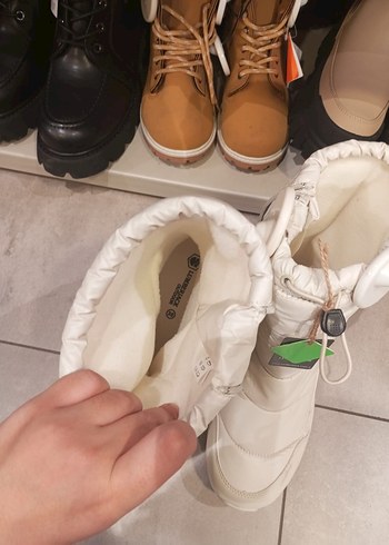 Beyaz Kadın Dolgu Topuklu Bot - Görsel 3