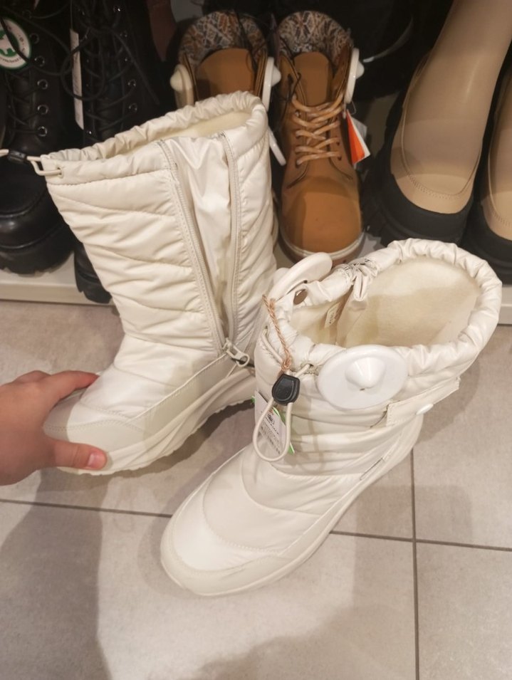 Beyaz Kadın Dolgu Topuklu Bot - Görsel 2