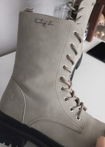 Bej Süet Yüksek Topuklu Bağcıklı Kadın Bot - Görsel 2