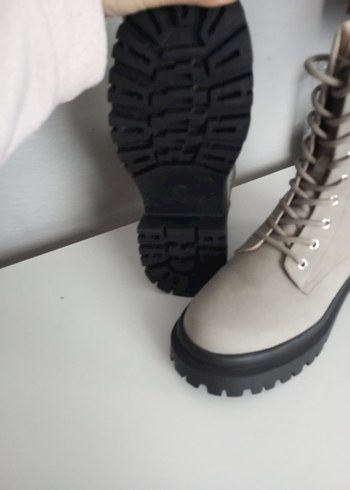 Bej Süet Yüksek Topuklu Bağcıklı Kadın Bot - Görsel 5