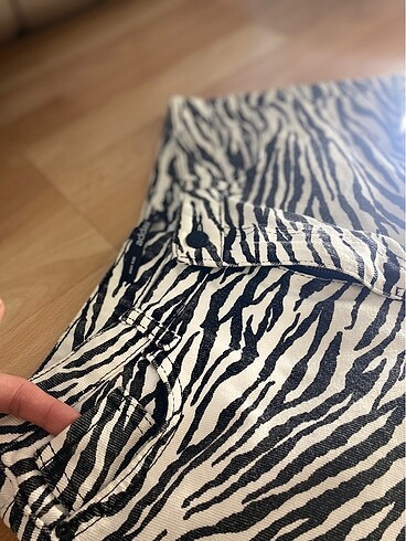 m Beden siyah Renk Zebra şort