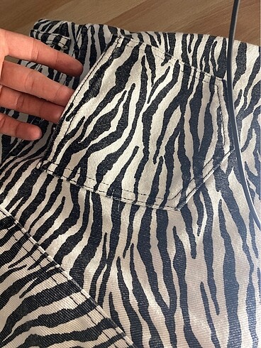 m Beden Zebra şort