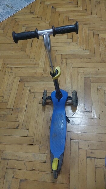 Diğer Mavi renk skoter