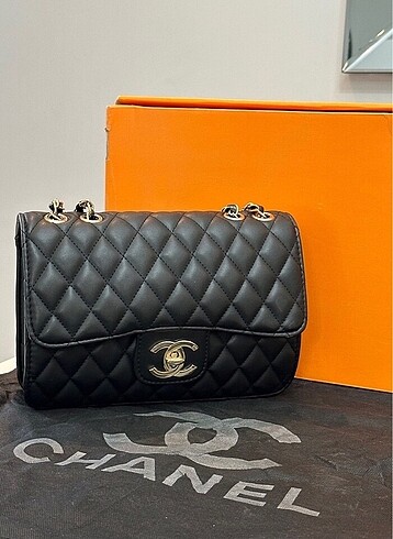 Chanel A+ çanta