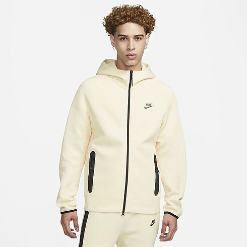 nike tech fleece coconut milk/black