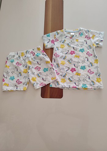 Unicorn baskılı şortlu kız çocuk pijama takımı