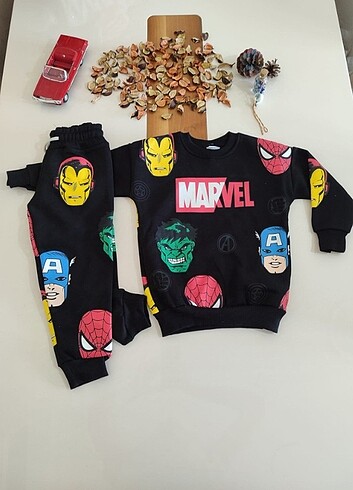 7 Yaş Beden Marvel baskılı şardonlu çocuk takımı