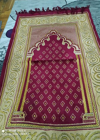 çeşitli renk ve desenlerde seccadeler - Görsel 5