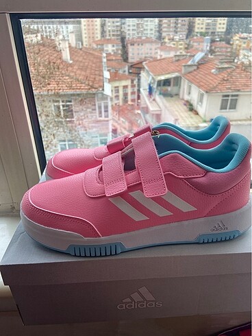 Sıfır orjinal Adidas ayakkabı
