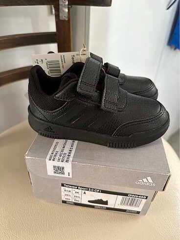 Sıfır orjinal Adidas ayakkabı 25,5 no