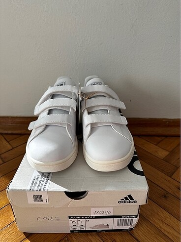 Sıfır orjinal Adidas spor ayakkabı