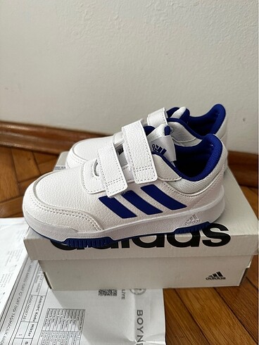 Sıfır orjinal Adidas ayakkabı 26.5 no