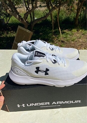 Sıfır orjinal Under Armour UA W Surge 3