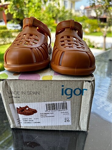Sıfır orjinal Igor caramel sandalet