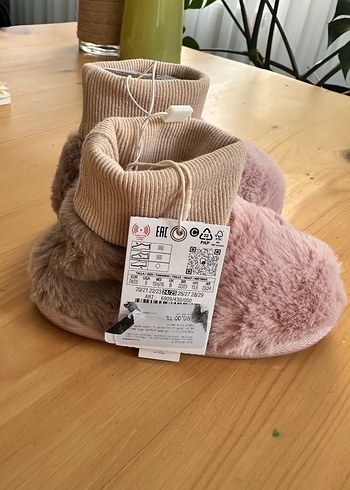 25 Beden Kız Çocukları İçin Pembe Sıcak Peluş Ev Terliği