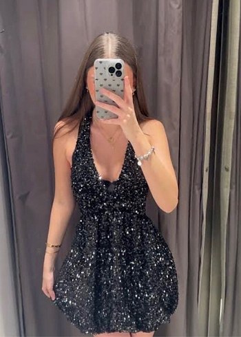 Zara Parlak Siyah Mini V Yakalı Abiye Elbise