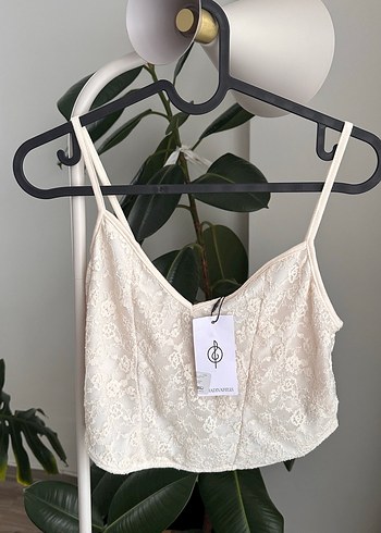 Dantel Detaylı Beyaz V Yakalı Büstiyer - Görsel 3