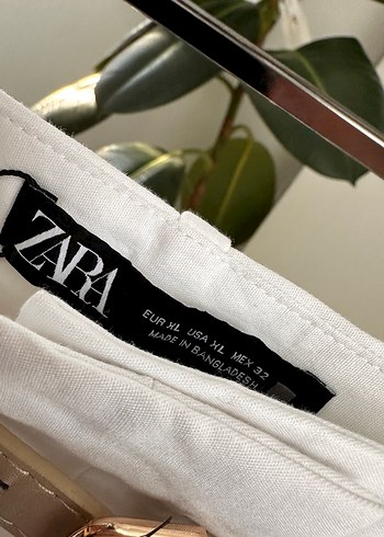 Beyaz Kadın Bermuda Şort Rahat Kesim - Görsel 4