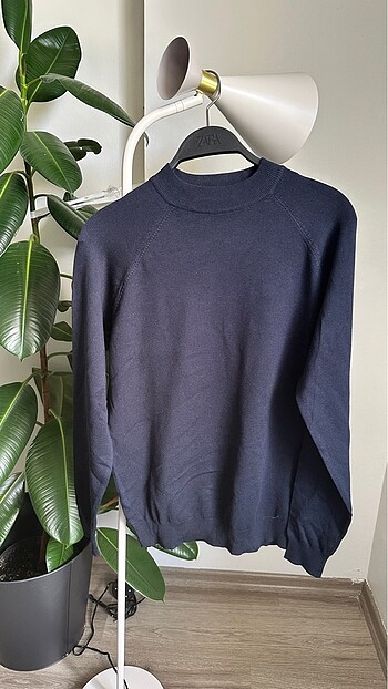 Zara sweatshirt