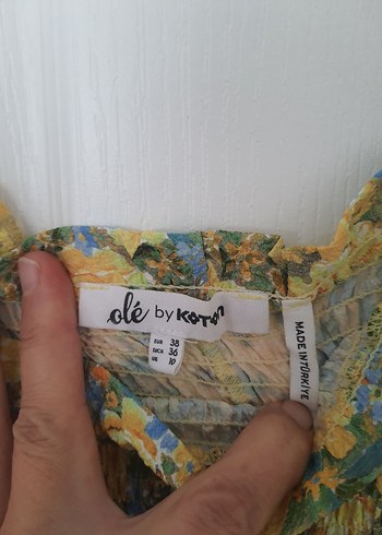 Çiçekli gipeli midi elbise.Askılı kare yaka - Görsel 4