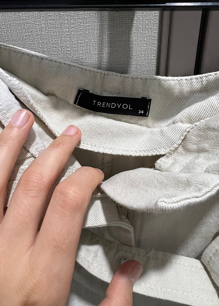 Taş rengi pamuklu bermuda kemerli şort - Görsel 4