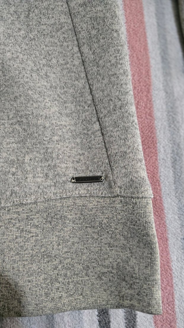 Gri V Yakalı Sweatshirt - Görsel 2