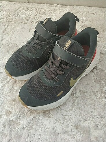 Spor ayakkabı