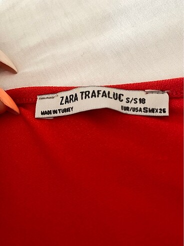 Zara Zara kırmızı çıtçıtlı bluz
