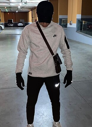 Nike SportsWear Tech Fleece Sweatshirt