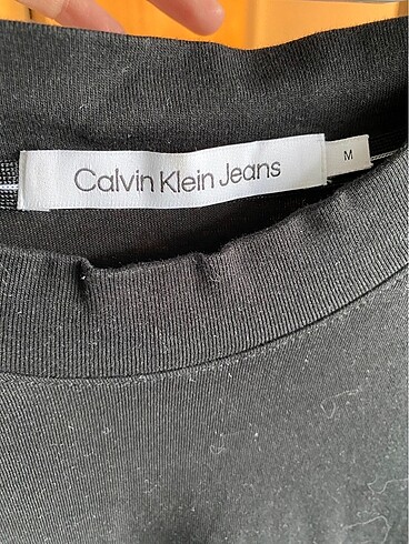 m Beden CALVİN KLEİN TİŞÖRT