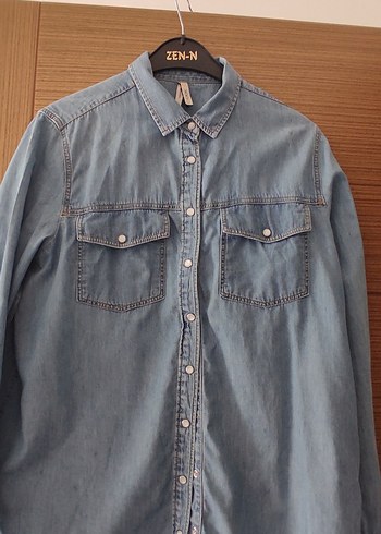 Kadın Gri Mavi Cep Detaylı Denim Gömlek