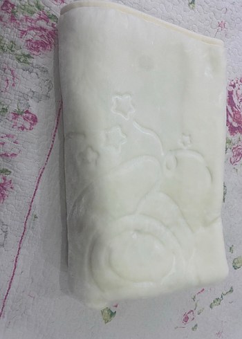 Altın Renkli Bebek Battaniyesi - Görsel 3