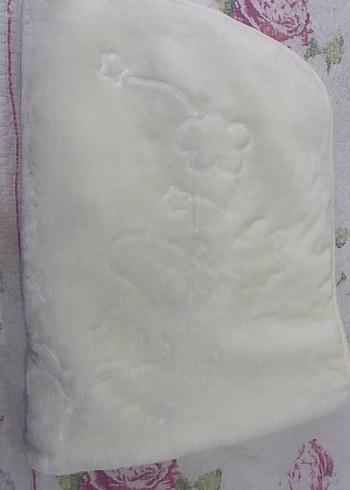 Altın Renkli Bebek Battaniyesi - Görsel 5