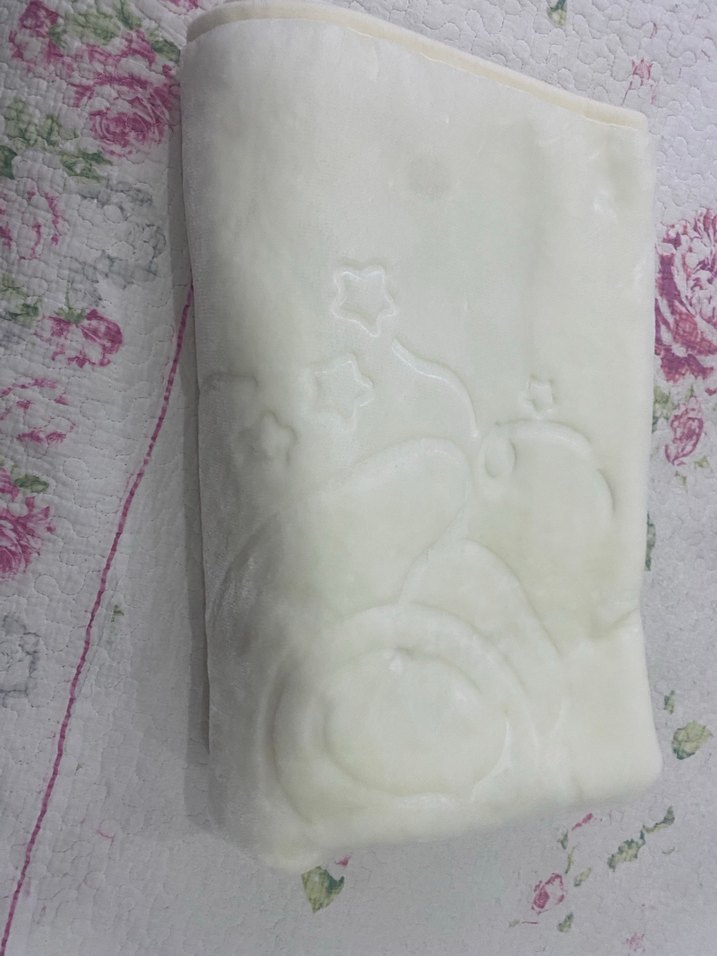 Altın Renkli Bebek Battaniyesi - Görsel 3