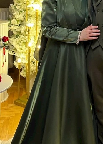 Uzun Kesim Koyu Yeşil Drapeli Kadın Abiye - Görsel 5