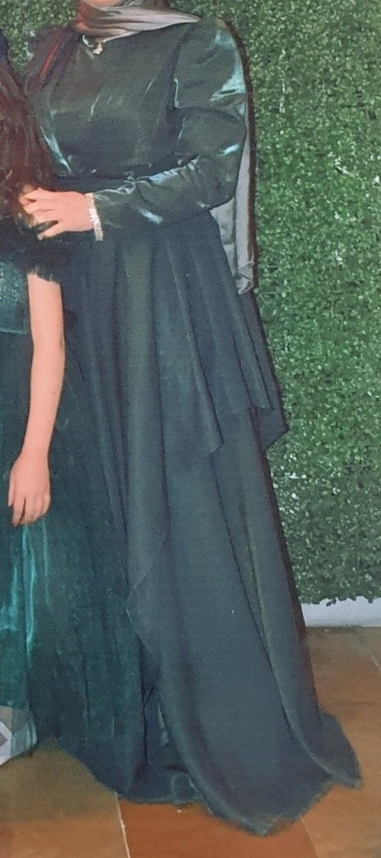 Uzun Kesim Koyu Yeşil Drapeli Kadın Abiye - Görsel 2