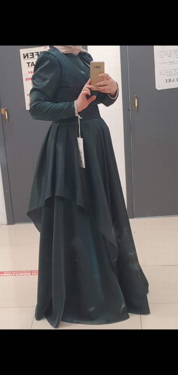 Uzun Kesim Koyu Yeşil Drapeli Kadın Abiye - Görsel 4