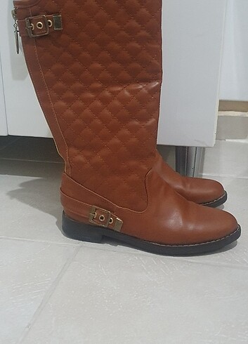 Kadın bot 37 numara - Görsel 2