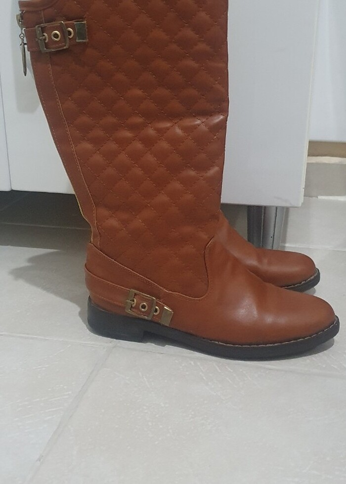 Kadın bot 37 numara - Görsel 2