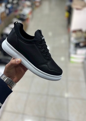 Siyah Bağcıklı Erkek Spor Ayakkabı