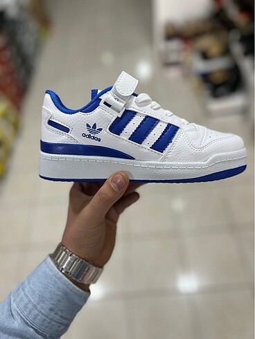 Adidas forum low