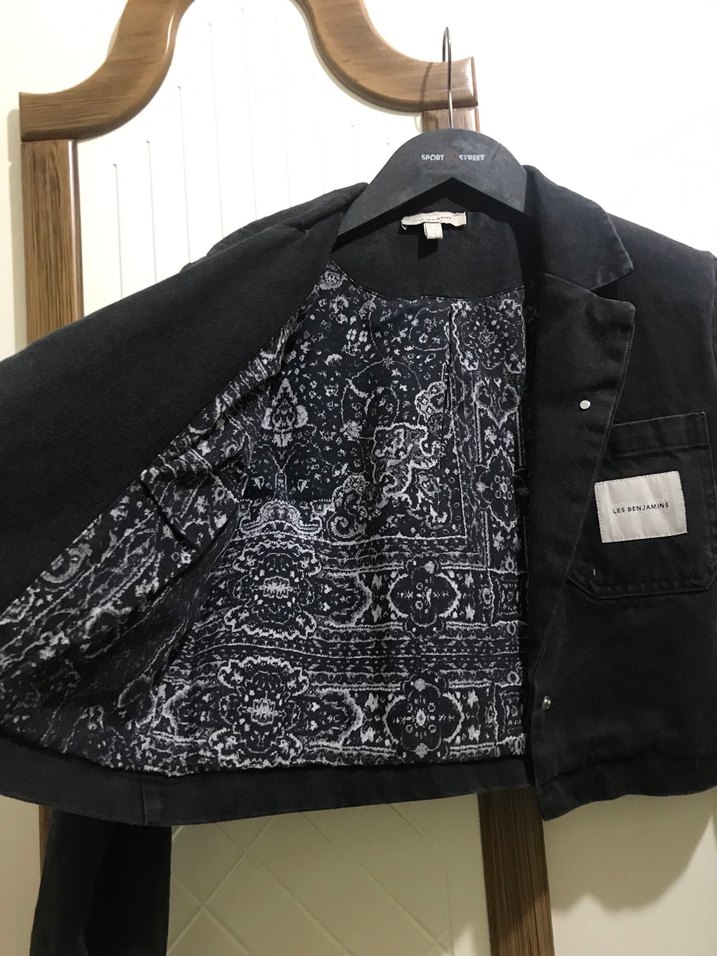 Şıklık ve Rahatlık: Antrasit Crop Denim Blazer — görsel 3/7